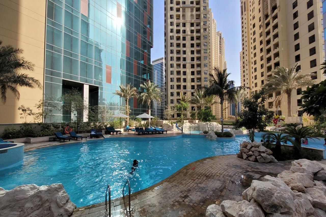 Blue Beach Tower The Walk Jbr Dubai Exterior photo